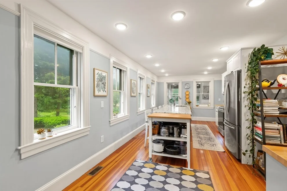 Unit for sale at 965 Greenville Ave, Smithfield, RI 02828