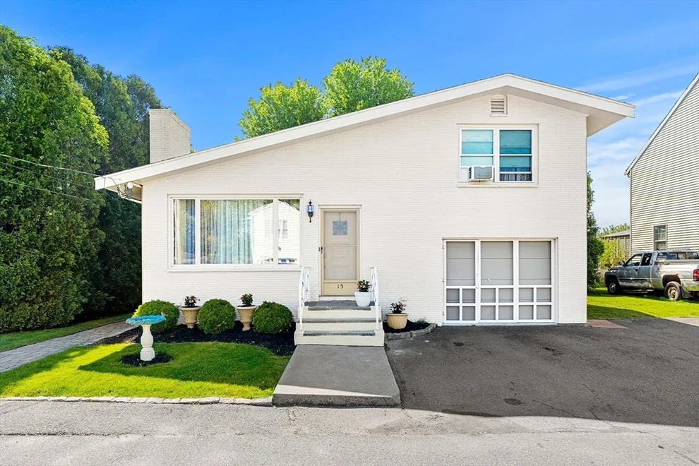 Unit for sale at 15 Barnes Circle, Salem, MA 01970