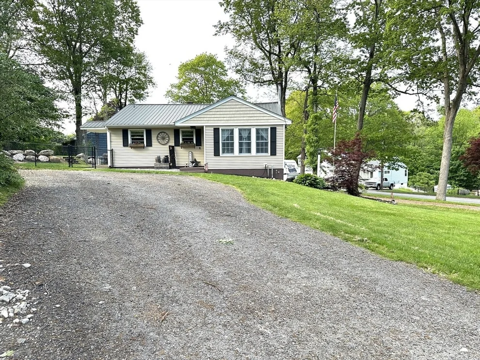 Unit for sale at 5 Oakwood Rd., Rutland, MA 01543