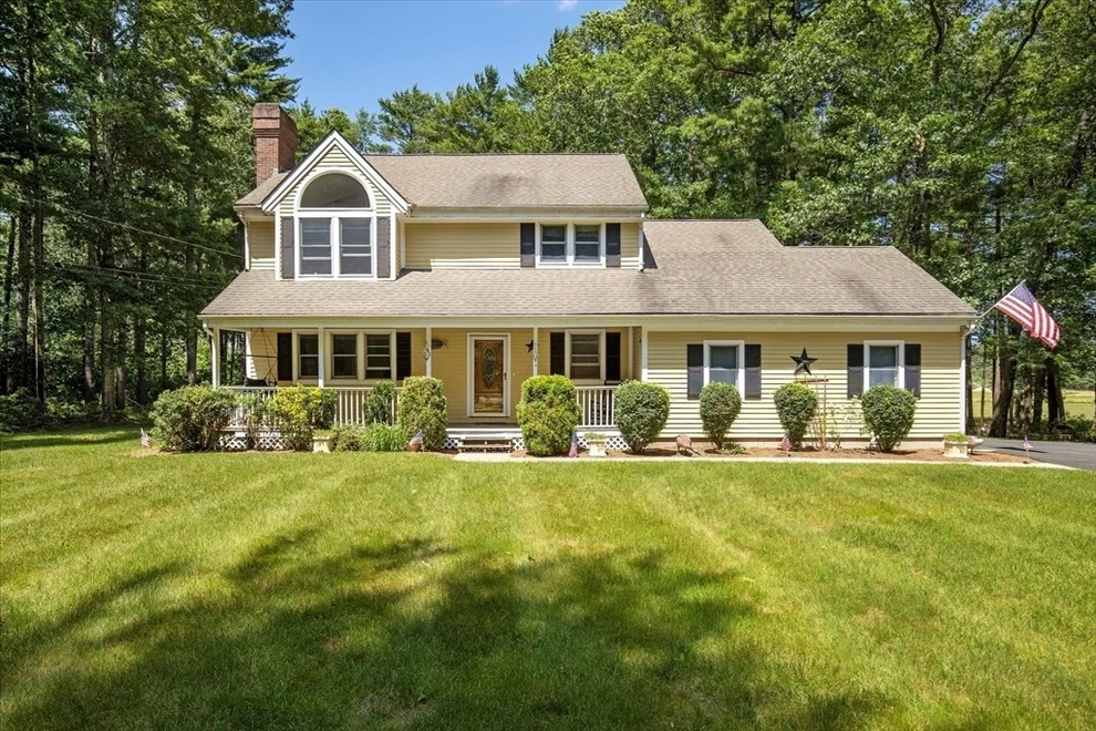 Unit for sale at 290 Mendell Rd, Rochester, MA 02770