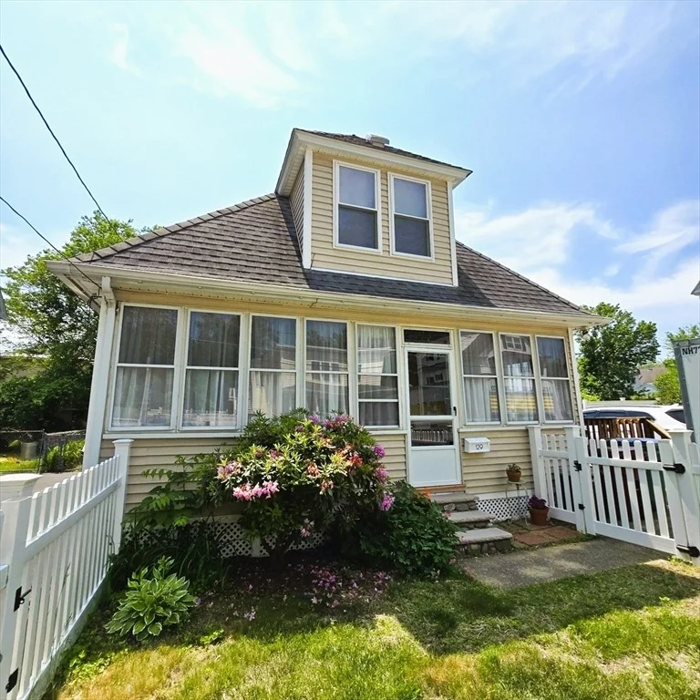 Unit for sale at 129 Lafayette St, Lowell, MA 01854