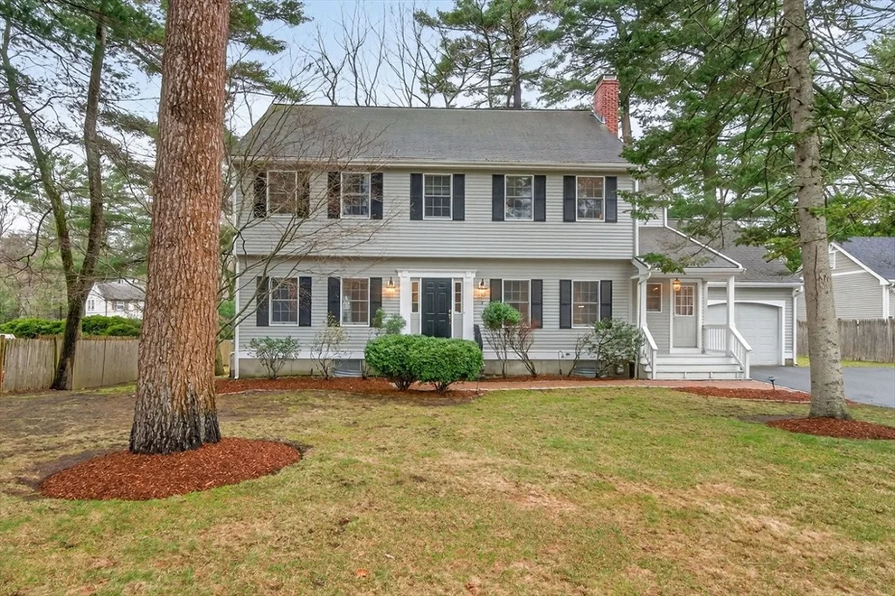 Unit for sale at 7 Oakdale Ave, Wellesley, MA 02482
