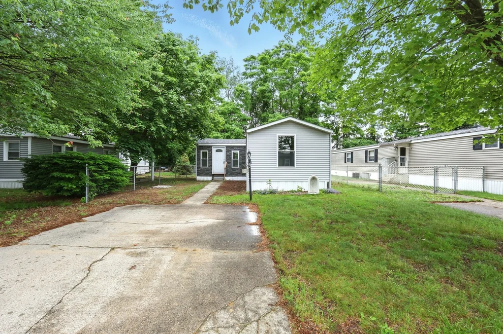 Unit for sale at 7 Nelligan, Chicopee, MA 01020