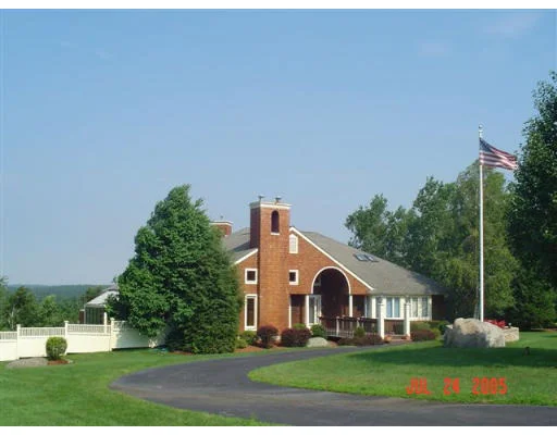 Unit for sale at 4 Spickett Valley Drive, Atkinson, NH 03811