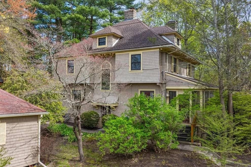 Unit for sale at 186 Elm Street, North Attleboro, MA 02760
