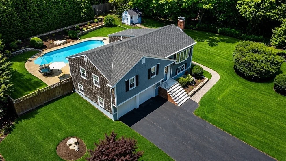 Unit for sale at 22 Harvest Ln, Hingham, MA 02043