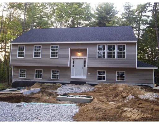 Unit for sale at 24 Brentwood Road, Fremont, NH 03044