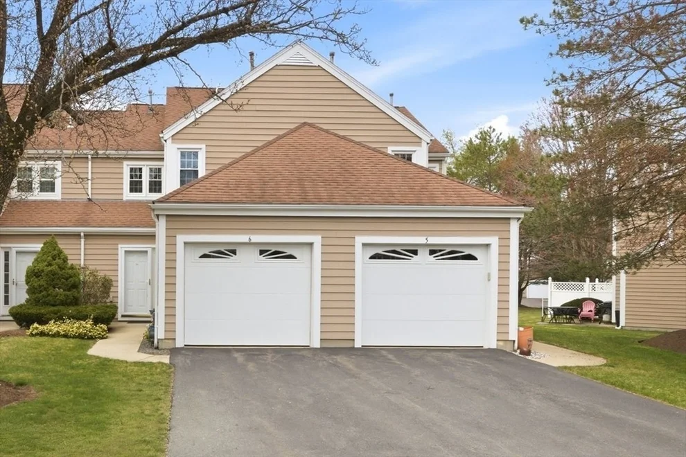 Unit for sale at 6 Teal Circle, Walpole, MA 02081