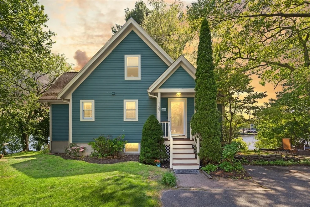 Unit for sale at 127 Pillings Pond, Lynnfield, MA 01940