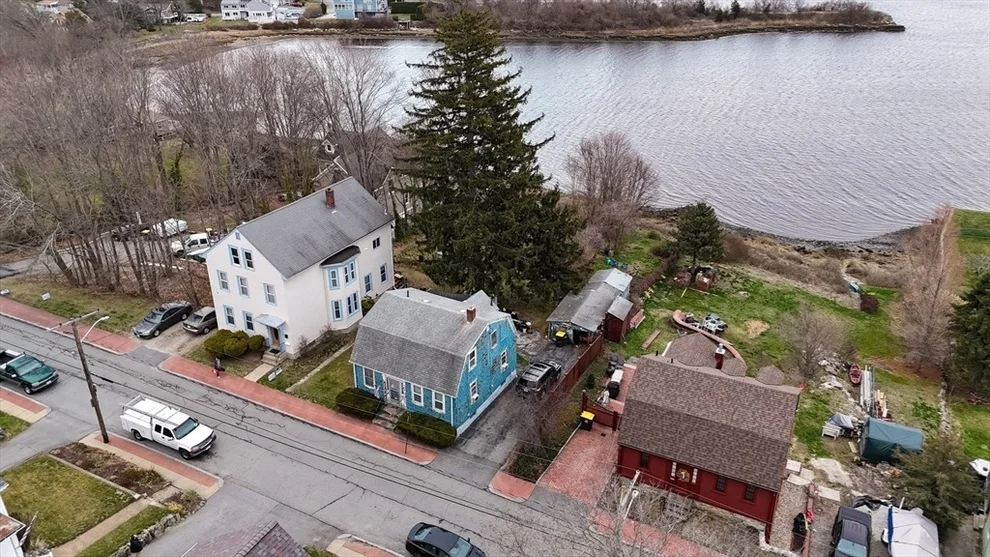 Unit for sale at 562 Main St, Somerset, MA 02726