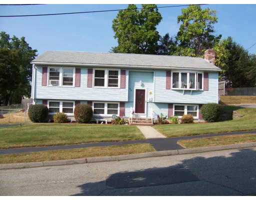 Unit for sale at 42 Robin Road, Worcester, MA 01604