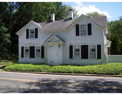 Unit for sale at 87 Highland St, Marshfield, MA 02050