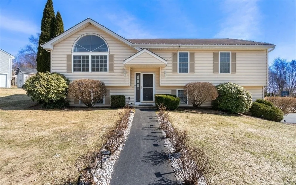 Unit for sale at 70 Moreland Green Dr, Worcester, MA 01609
