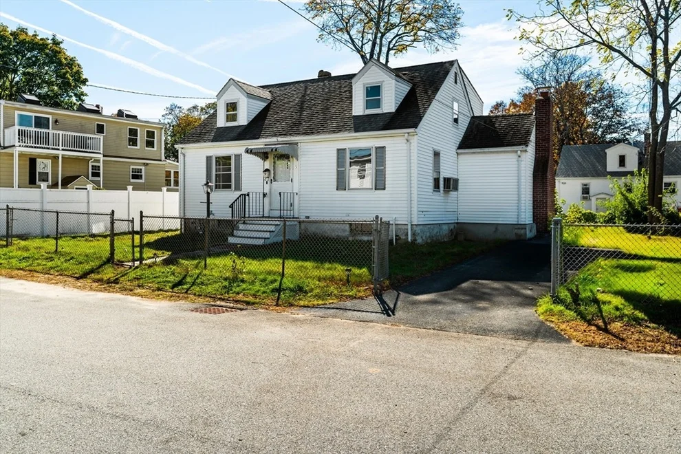 Unit for sale at 6 Kendal Dr, Woburn, MA 01801