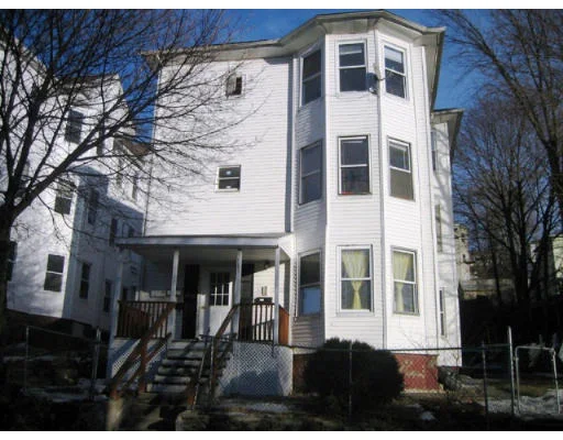 Unit for sale at 165 Eastern Ave, Worcester, MA 01605