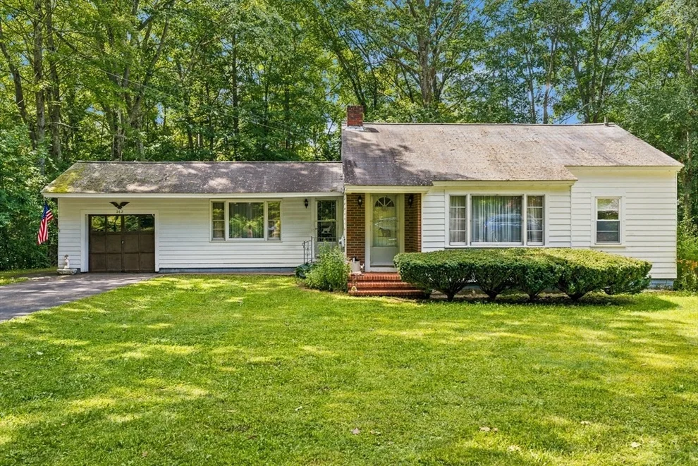 Unit for sale at 262 West Street, Winchendon, MA 01475