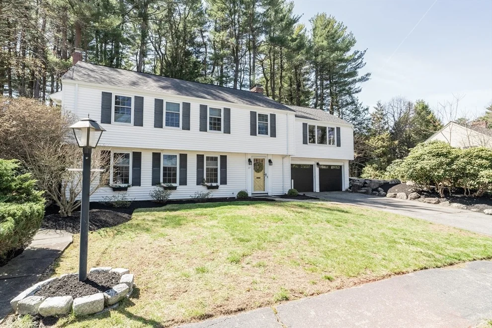 Unit for sale at 37 Locksley Rd, Lynnfield, MA 01940