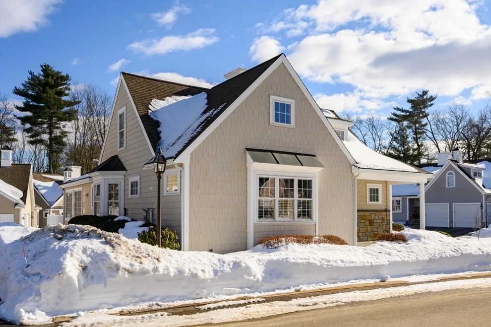 Unit for sale at 6 Tee Time Lane, Weymouth, MA 02190