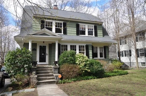 Unit for sale at 15 Greenleaf Rd, Milton, MA 02186