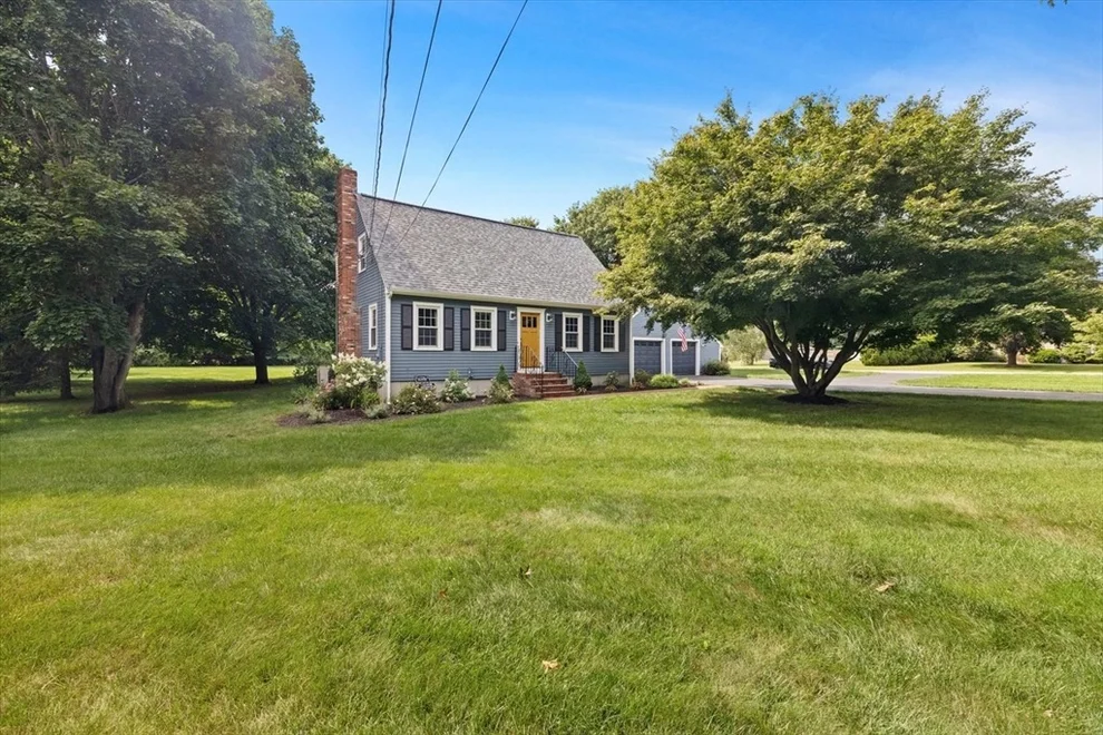 Unit for sale at 13 Bayview Ave, Berkley, MA 02779