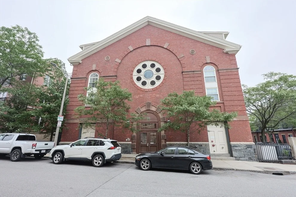 Unit for sale at 616 E 4th St, Boston, MA 02127