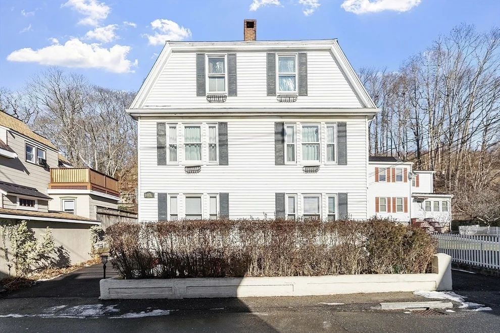 Unit for sale at 10 Oak St, Gloucester, MA 01930