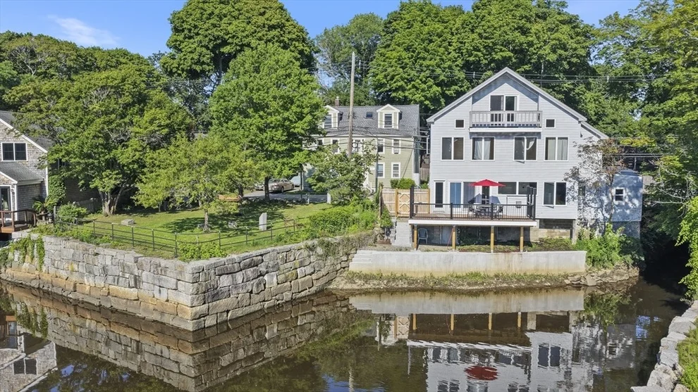 Unit for sale at 48 County St, Ipswich, MA 01938