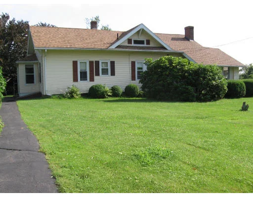 Unit for sale at 183 Pleasant St, Leicester, MA 01524