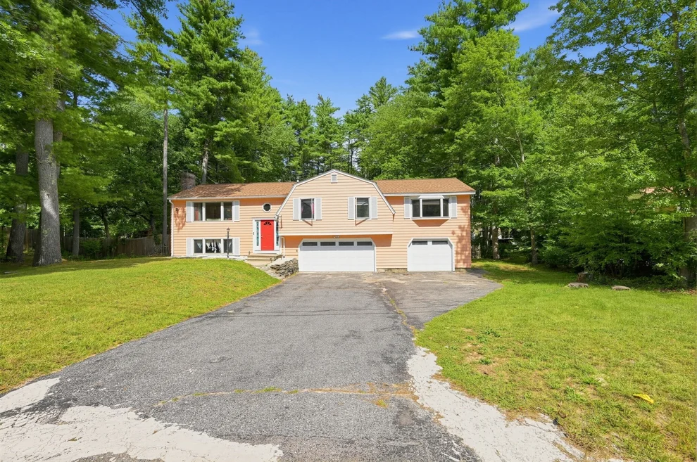 Unit for sale at 7 Balsam Dr, Townsend, MA 01469