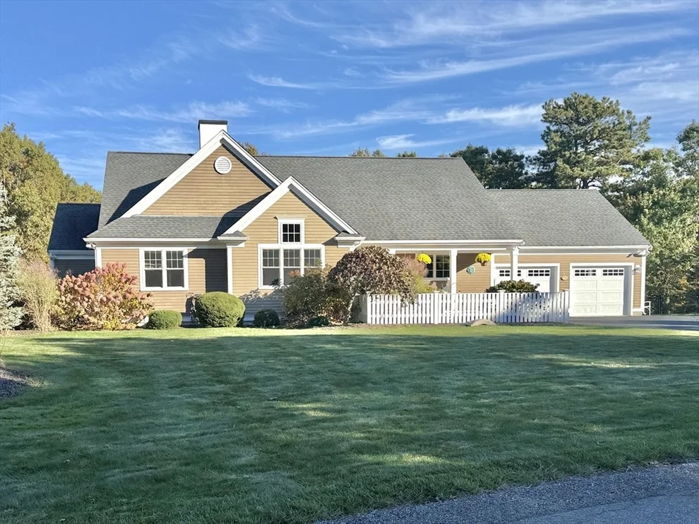 Unit for sale at 54 Overlook Cir, Plymouth, MA 02360