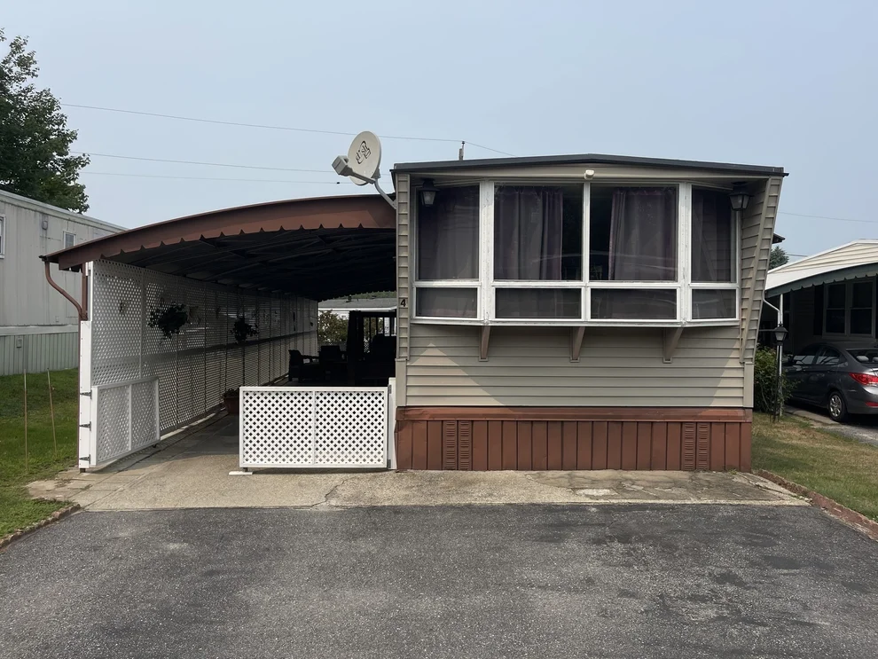 Unit for sale at 556 Central Street, Leominster, MA 01453