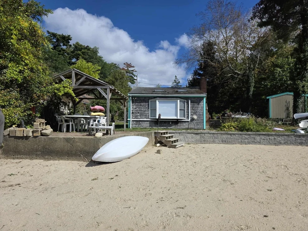 Unit for sale at 9 Sheila Rd, Pembroke, MA 02359