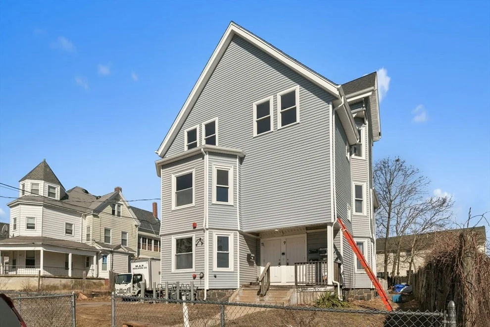 Unit for sale at 9 Waverly St, Brockton, MA 02301