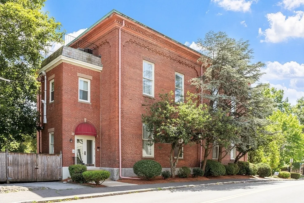 Unit for sale at 5 School Street, Salem, MA 01970