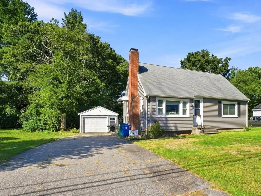 Unit for sale at 42 7 Mile River Dr, Attleboro, MA 02703