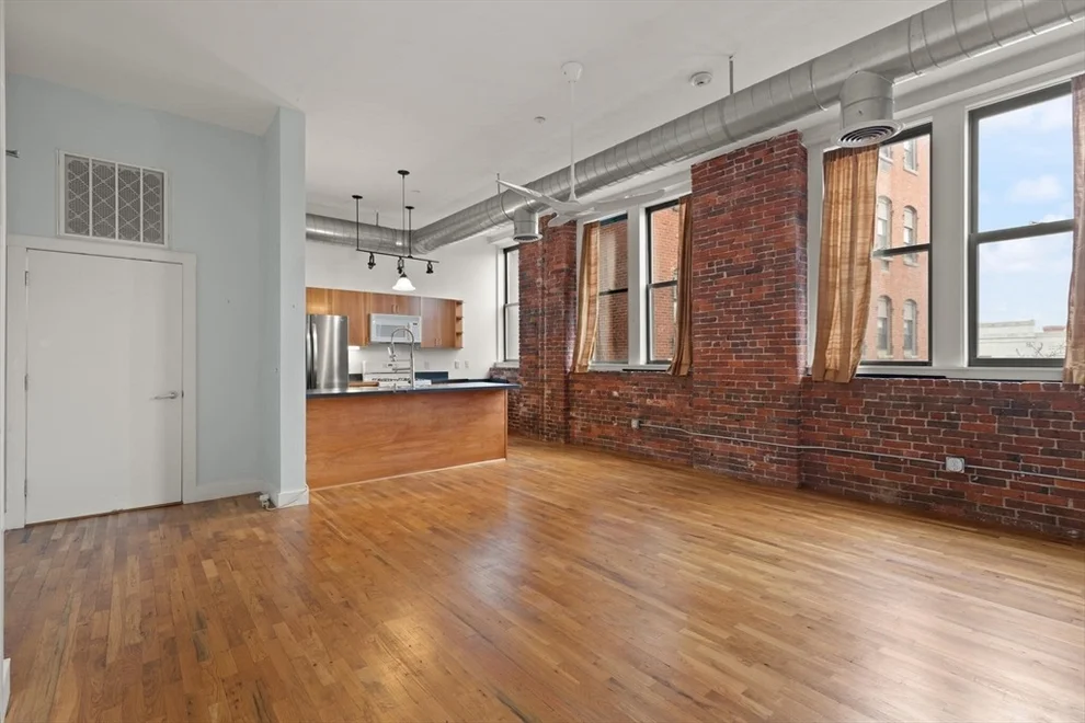 Unit for sale at 13-17 Willow St, Lynn, MA 01901