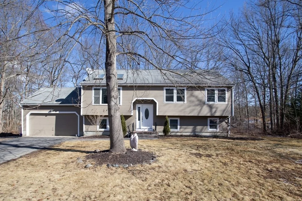 Unit for sale at 198 Silverwood Dr, Taunton, MA 02780