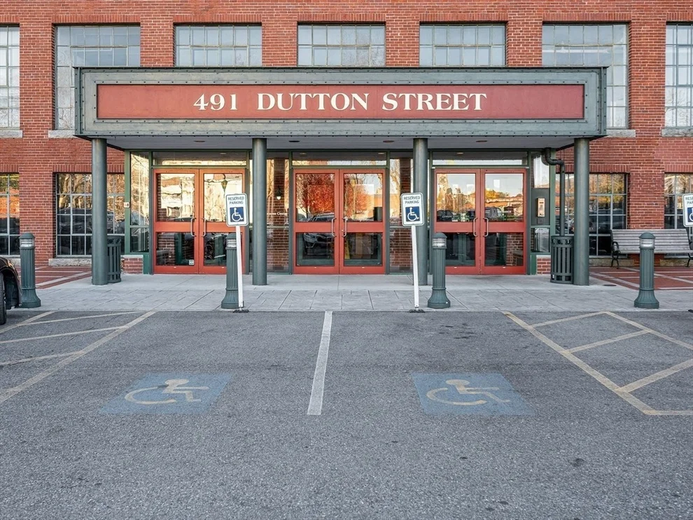 Unit for sale at 491 Dutton St, Lowell, MA 01854