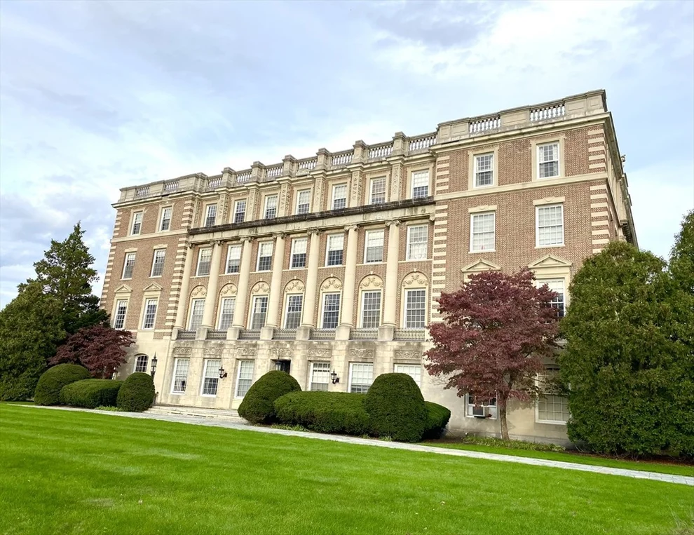 Unit for sale at 16 Balmoral Street, Andover, MA 01810