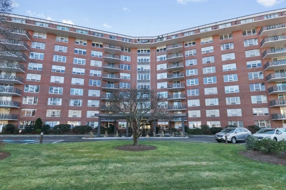 Unit for sale at 280 Boylston St, Newton, MA 02467