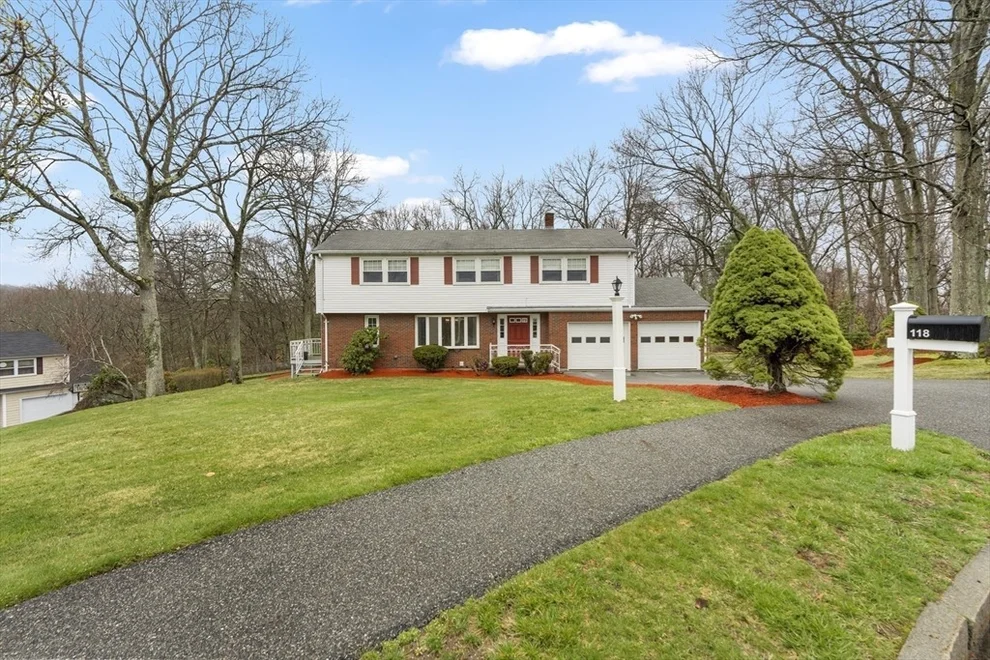 Unit for sale at 118 Sherbourne Pl, Waltham, MA 02451