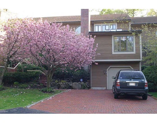 Unit for sale at 4 Benjamin Place, Brookline, MA 02467