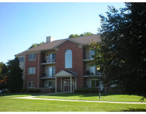 16 Maple Crest Circle