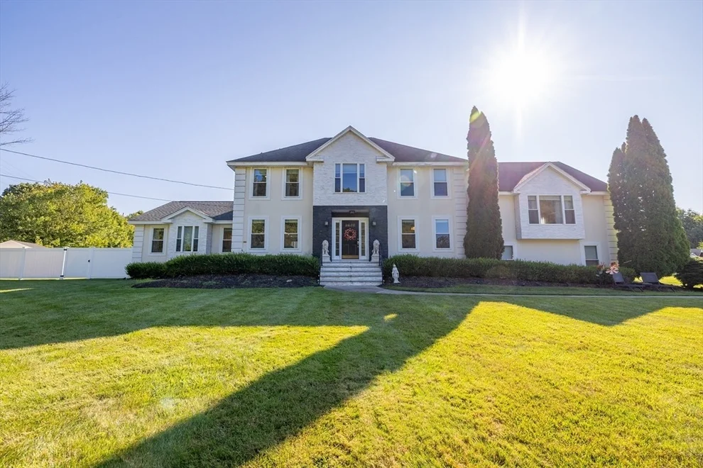 Unit for sale at 2 Nollet Dr, Andover, MA 01810
