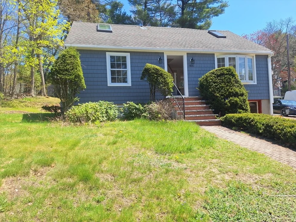 Unit for sale at 905 Main St, Lynnfield, MA 01940