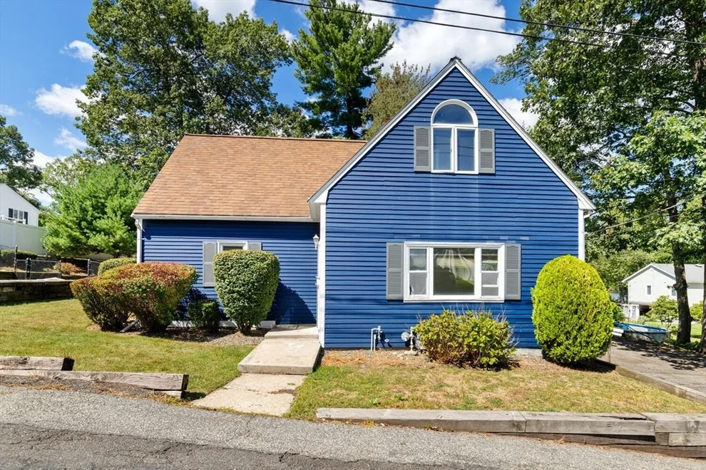 Unit for sale at 14 Rockwood Rd, Lynnfield, MA 01940