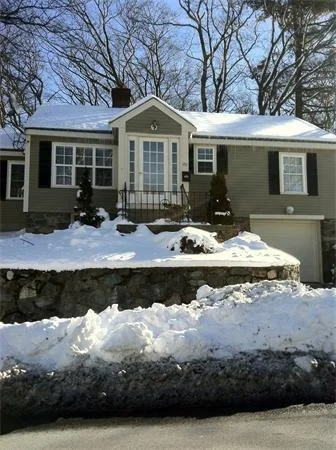 Unit for sale at 151 Walker Rd, Swampscott, MA 01907