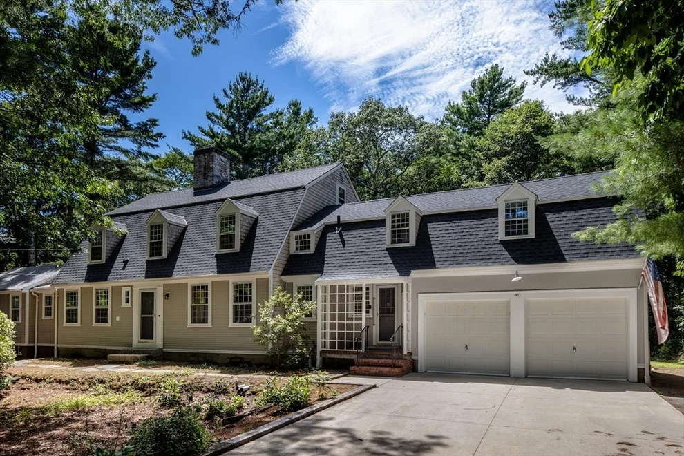 Unit for sale at 92 Front St, Marion, MA 02738
