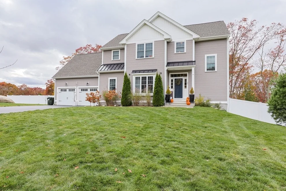 Unit for sale at 23 Rifleman Way, Uxbridge, MA 01569