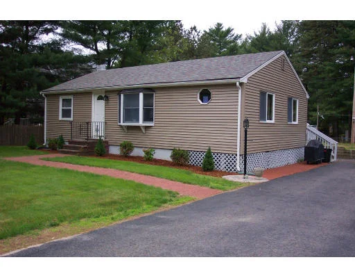 Unit for sale at 583 Federal Furnace Rd, Plymouth, MA 02360